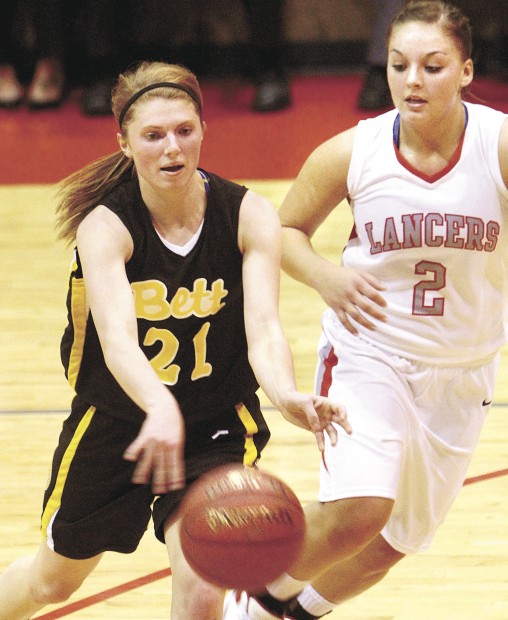 Bettendorf_NSgirlsBasketball3_12211